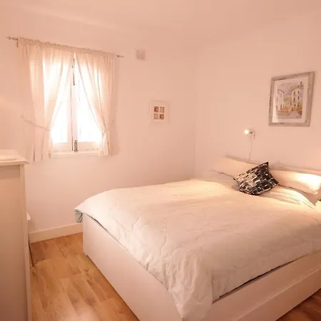 Capuchinos, Apartment Nerja
